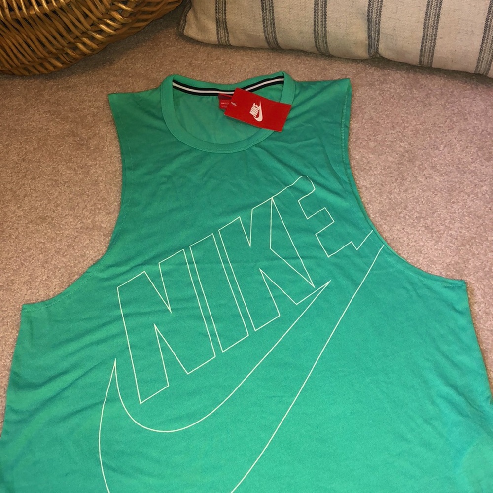 Nike Sport’s wear muscle Top-BNWT.